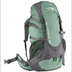 SOLD!! North Face Women’s Terra 40 Pack